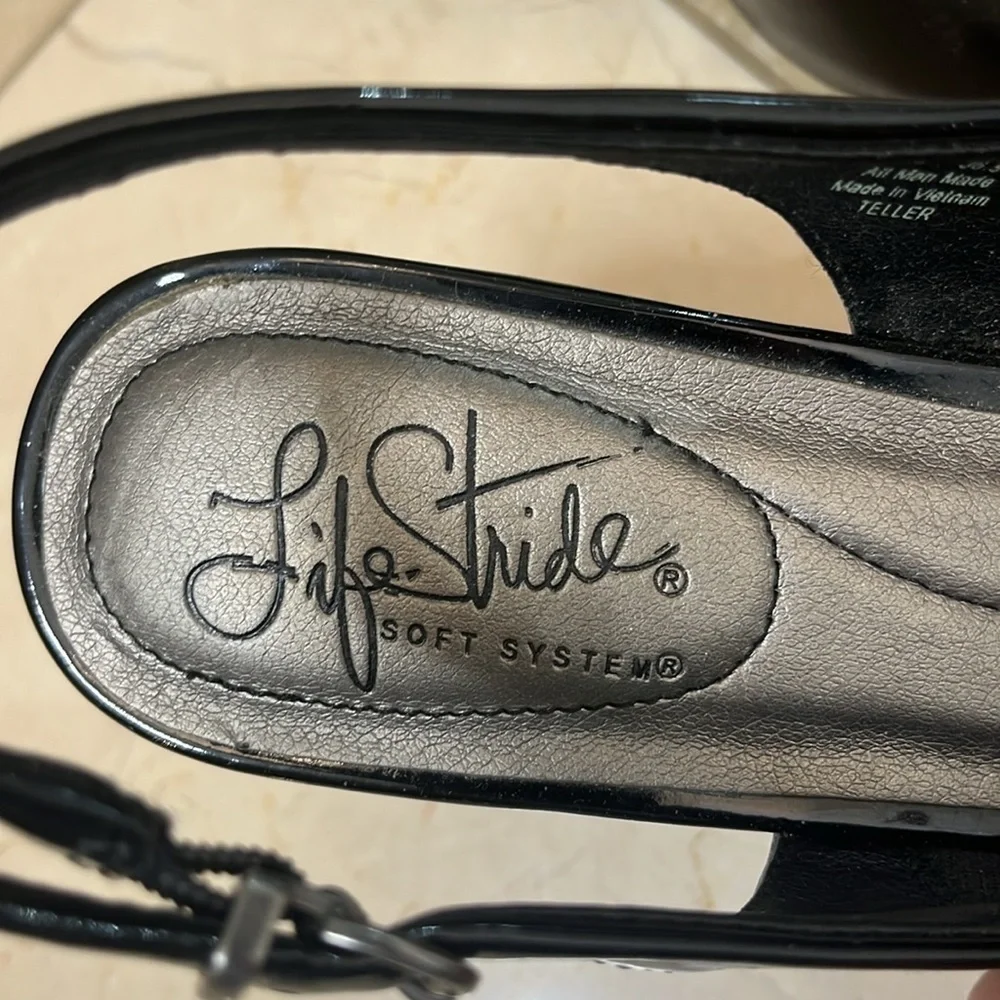 ⭐️ Life stride black sling-back heels- size 6.5 - Picture 2 of 10